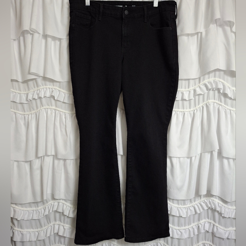 Old Navy Mid-Rise Boot-Cut Jeans - Black